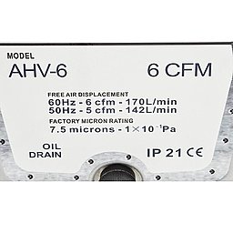 Шильдик двухступенчатого пластинчато-роторного вакуумного насоса AiVac AHV-6